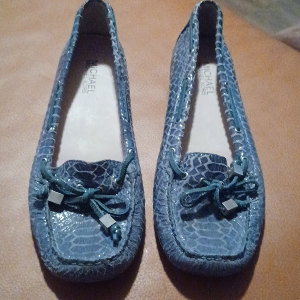 > Michael Kors Textured Blue  Leather Flats Women's Size 7.5